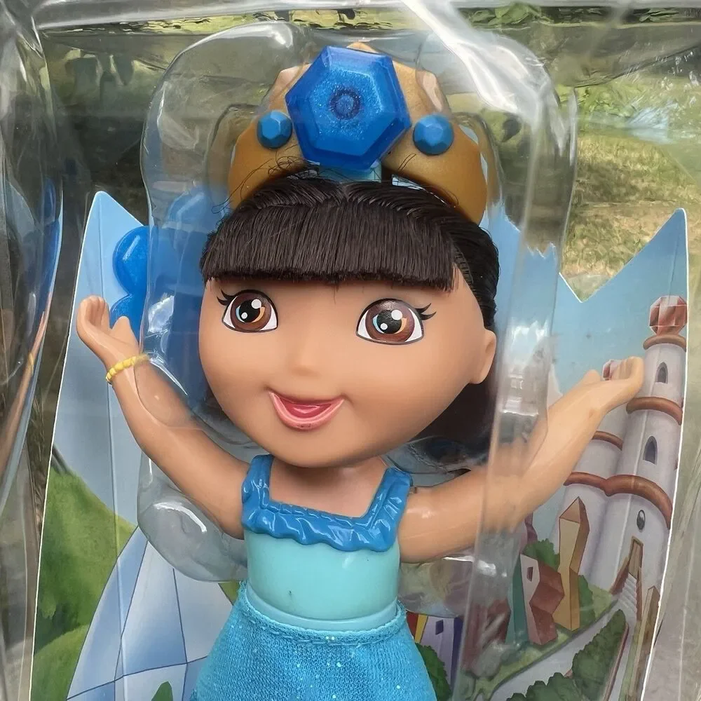 Fisher Price Nickelodeon Dora Saves Crystal Blue Kingdom Spin & Sparkle Doll New